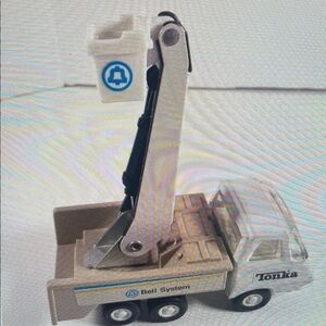 Tonka White and Gray Utility Truck